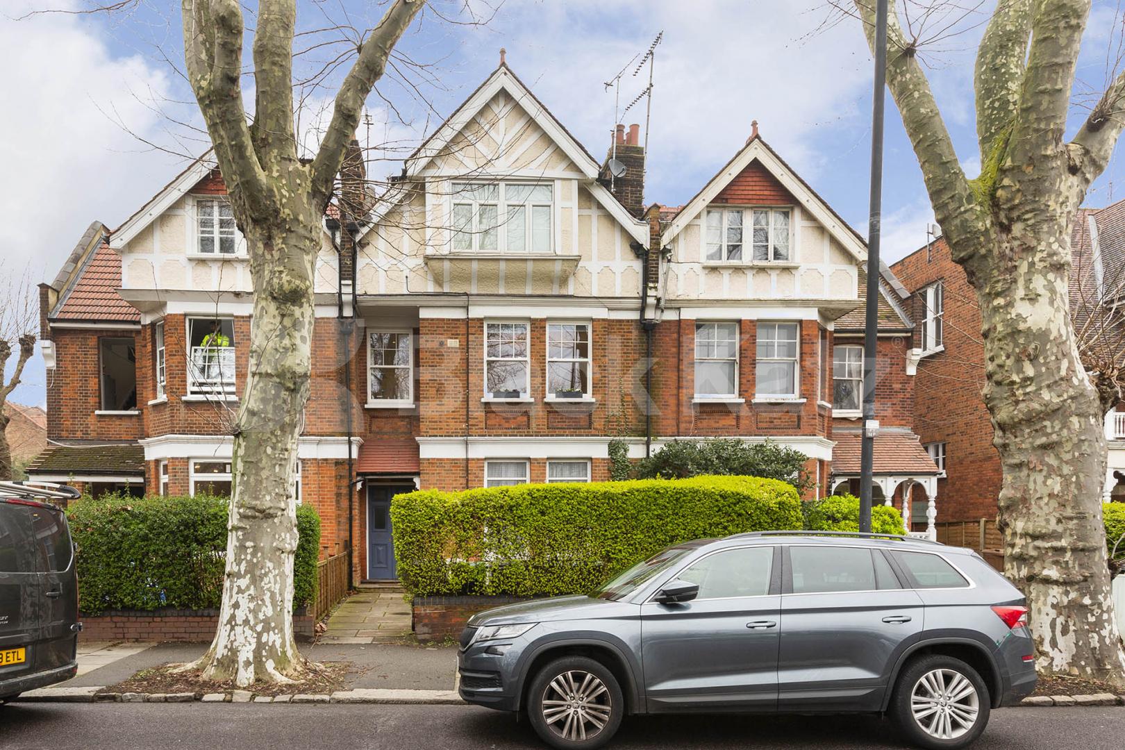 			2 Bedroom, 1 bath, 1 reception Flat			 Priory Road, Crouch End